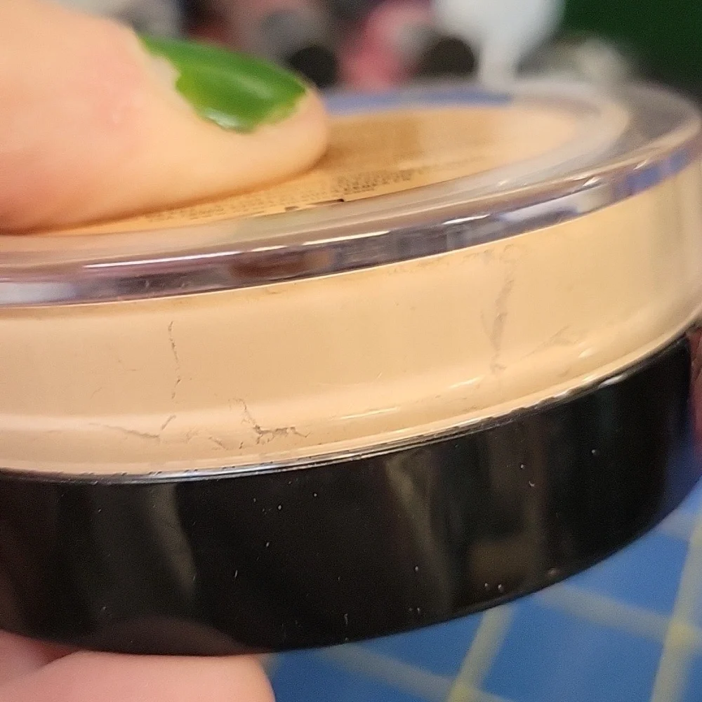 NYX Mineral Matte Finishing Powder - MFP02 Medium Dark 8g